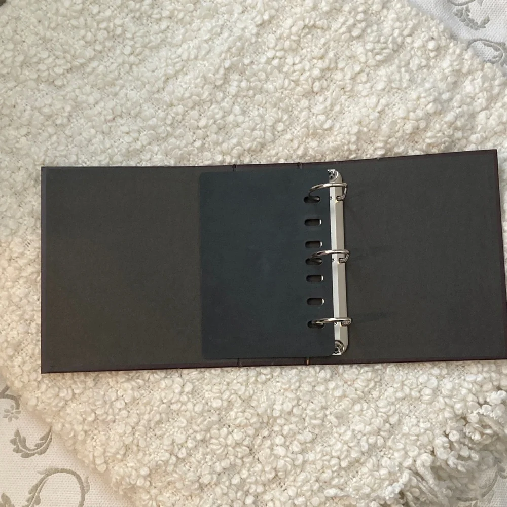 Franklin Covey CLASSIC size 3-ring storage binder - like new